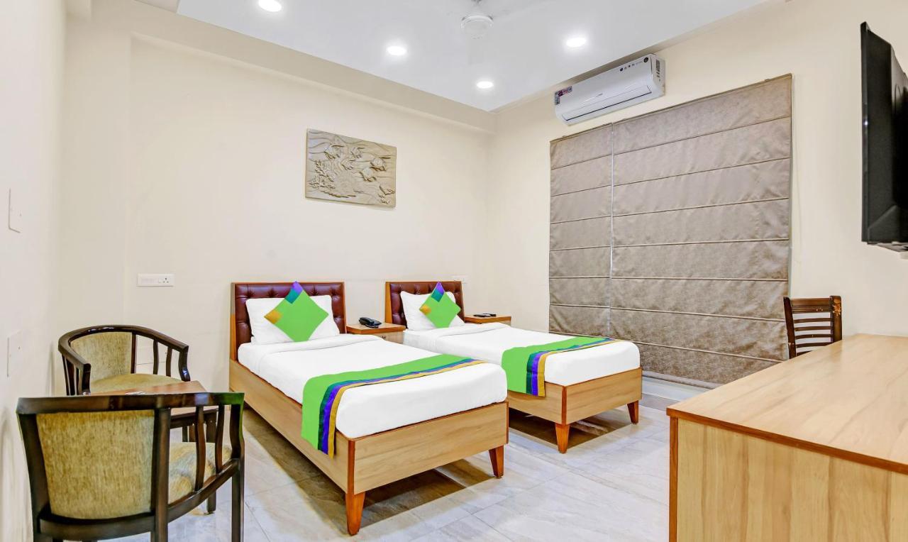 Treebo Sai Village Gold Souk - Sec 43 Gurgaon Eksteriør bilde