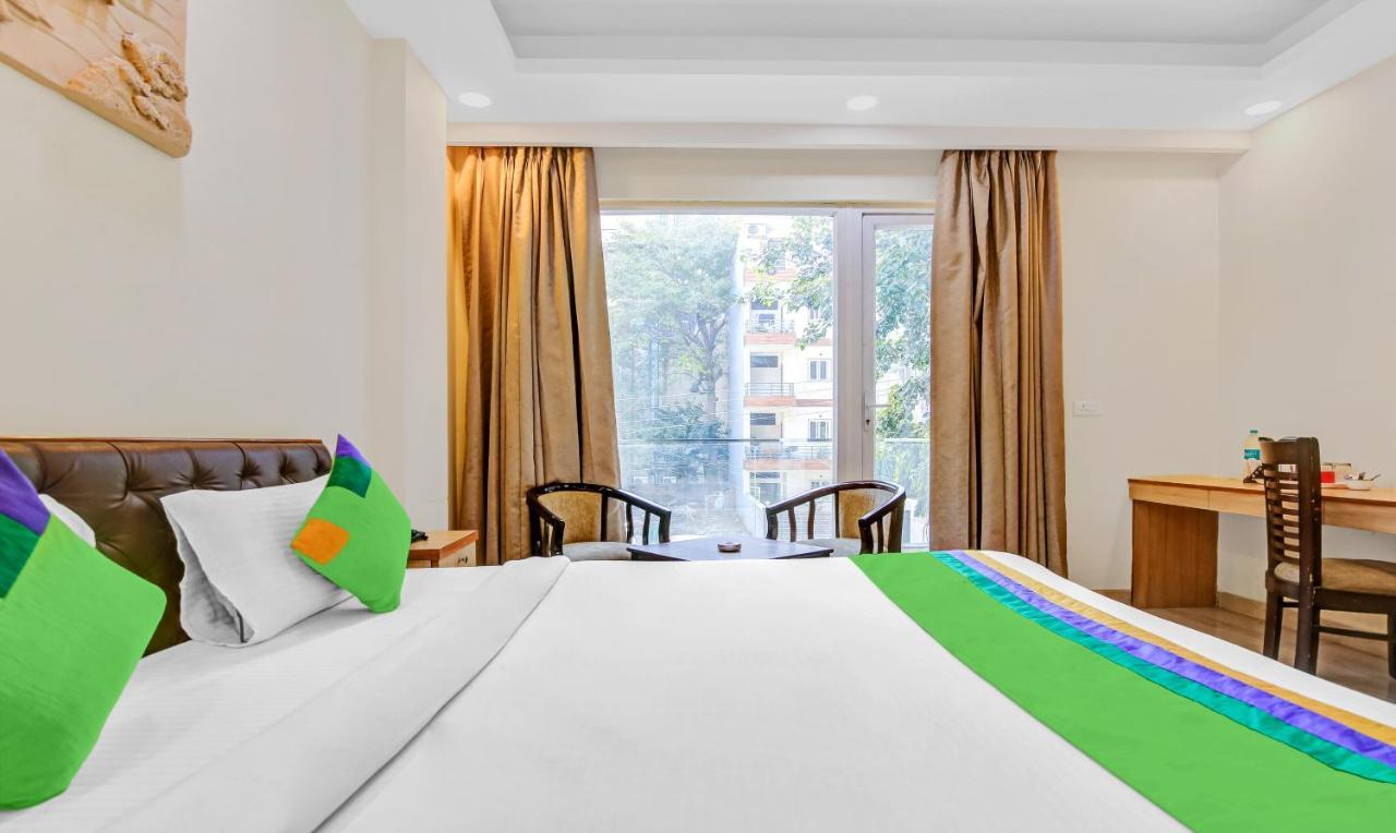 Treebo Sai Village Gold Souk - Sec 43 Gurgaon Eksteriør bilde
