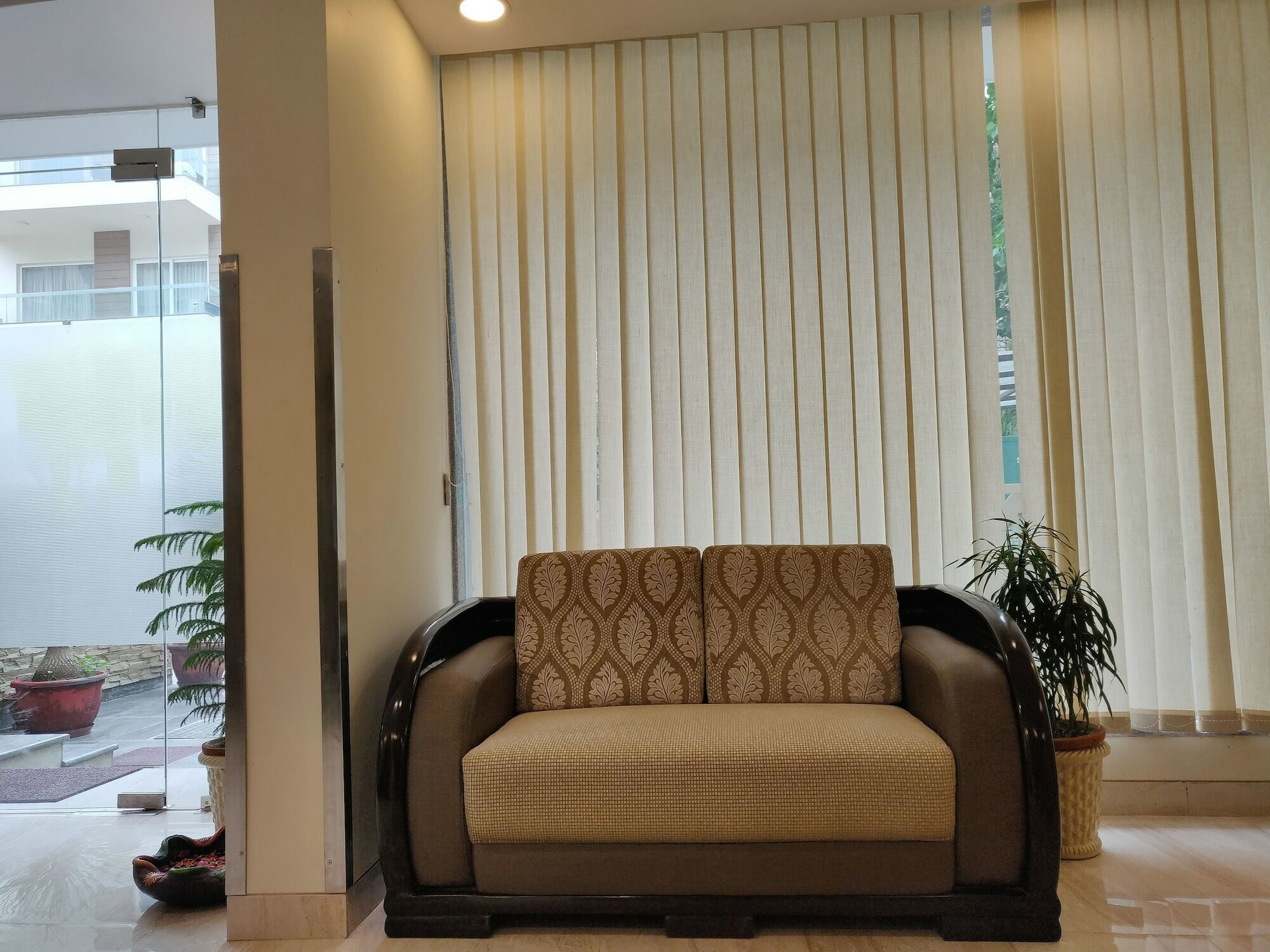 Treebo Sai Village Gold Souk - Sec 43 Gurgaon Eksteriør bilde